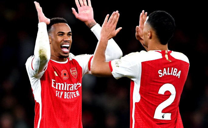 Selebrasi William Saliba dan Gabriel Magalhaes Jaga Pertahanan Arsenal